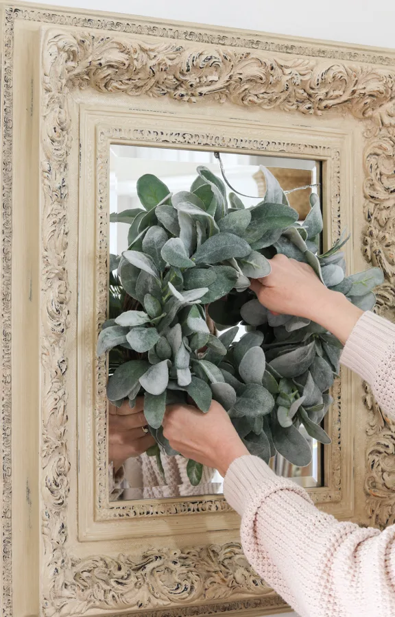HOW TO HANG A WREATH ON A MIRROR 4