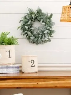 How to hang a wreath on your wall