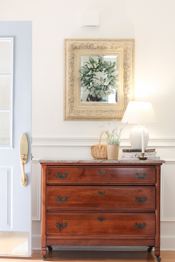 Vintage cottage decor in an entryway