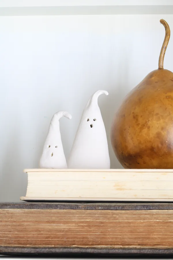 How to make Halloween ghosts with air dry clay