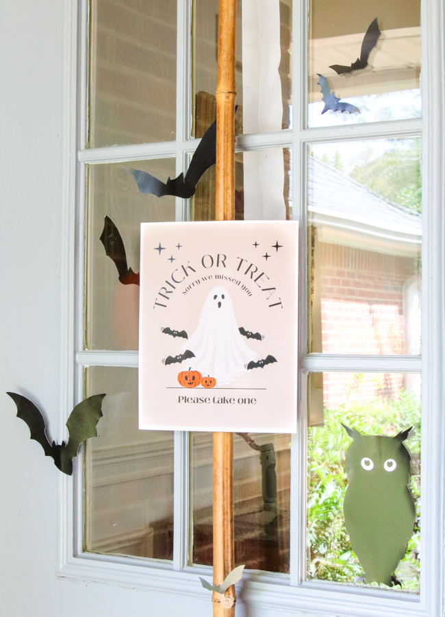 Printable retro trick or treat sign for front porch