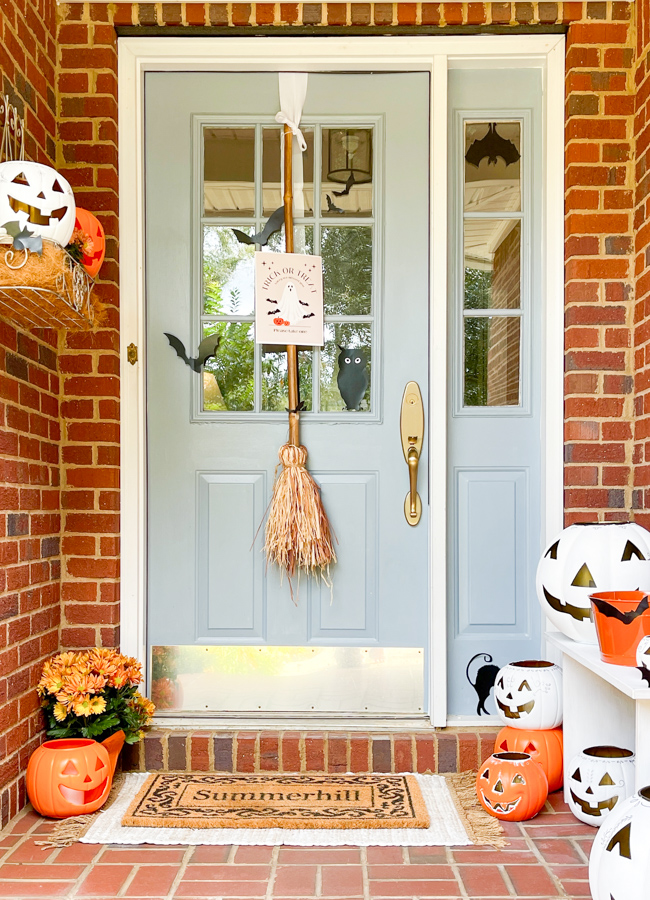 Retro Halloween porch decor ideas