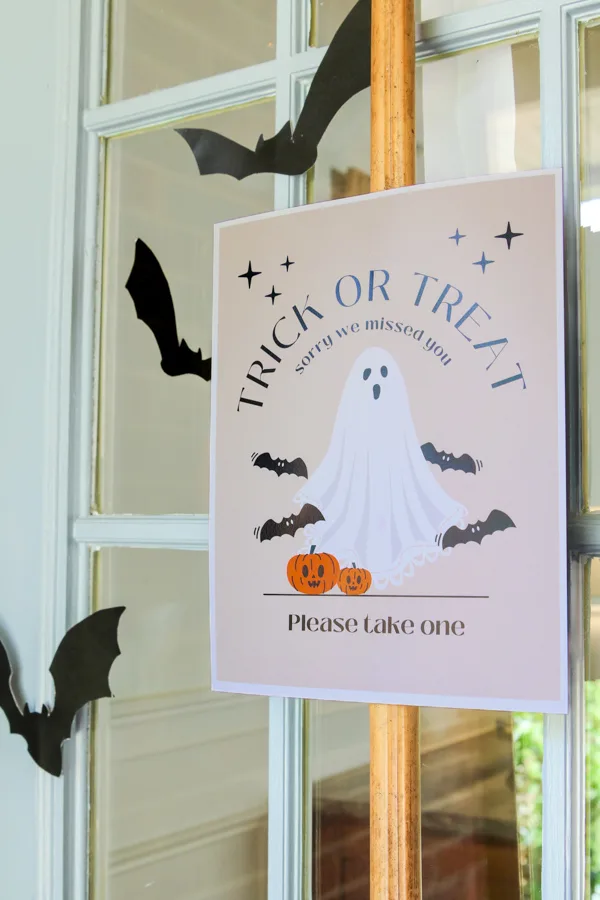 Printable retro trick or treat sign for front porch