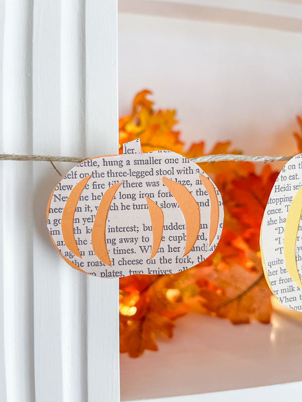 Bookpage pumpkin garland diy