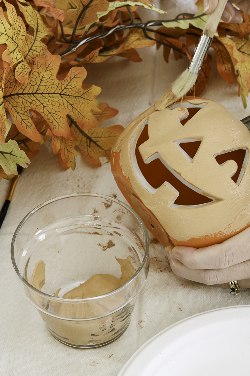 Terracotta pumpkin DIY - painting jack o lantern