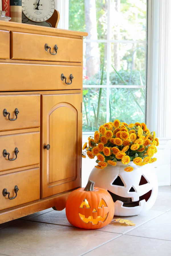 Jack o lantern planter