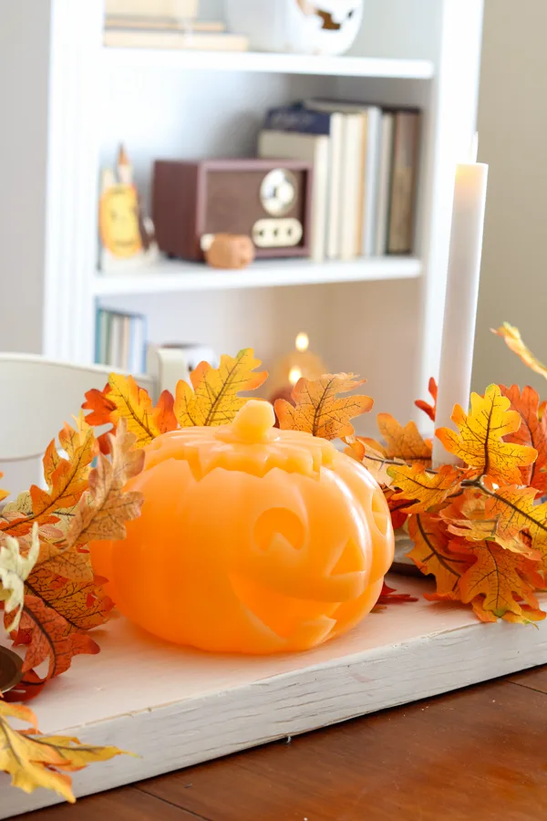 Jack o lantern centerpiece idea for Halloween