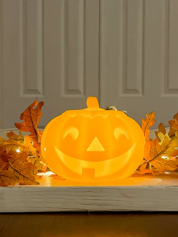 Halloween lighting ideas for a centerpiece.