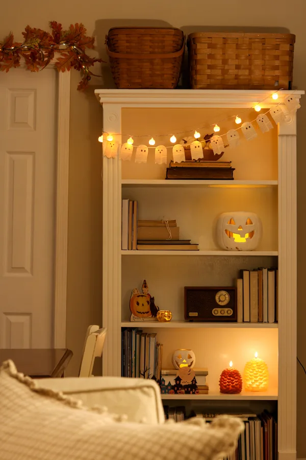 Lighting ideas for bookcases at Halloween