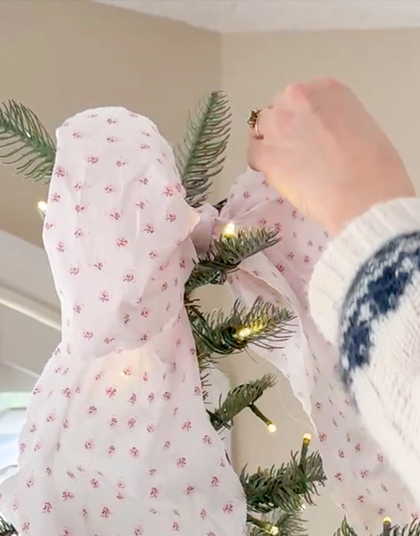 How to fluff a big tree topper bow