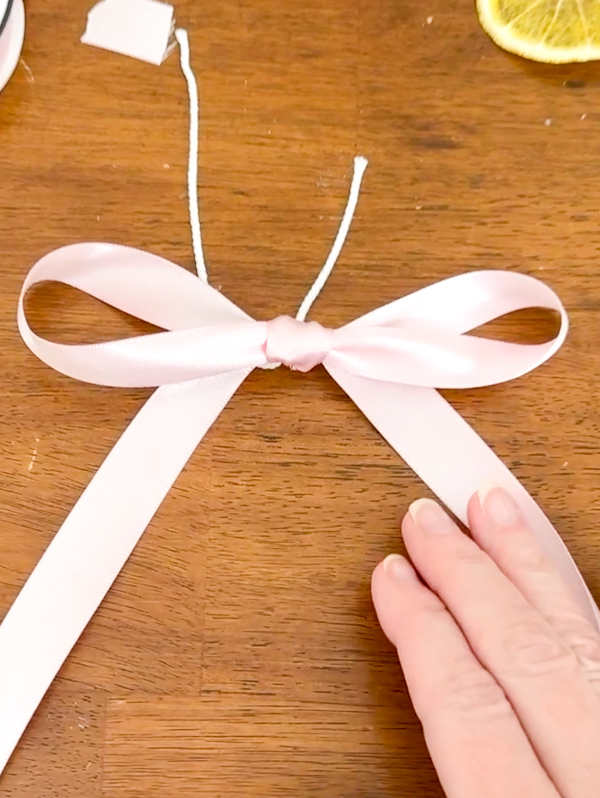 make a ribbon bow