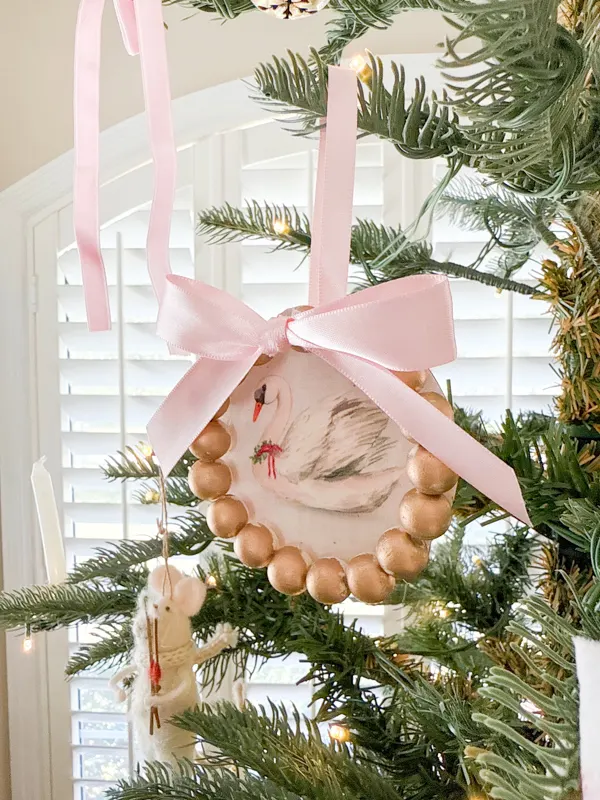 DIY picture frame ornament