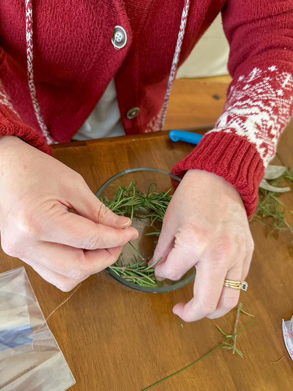 Take a piece of green florist wire and bend it into a U-shape