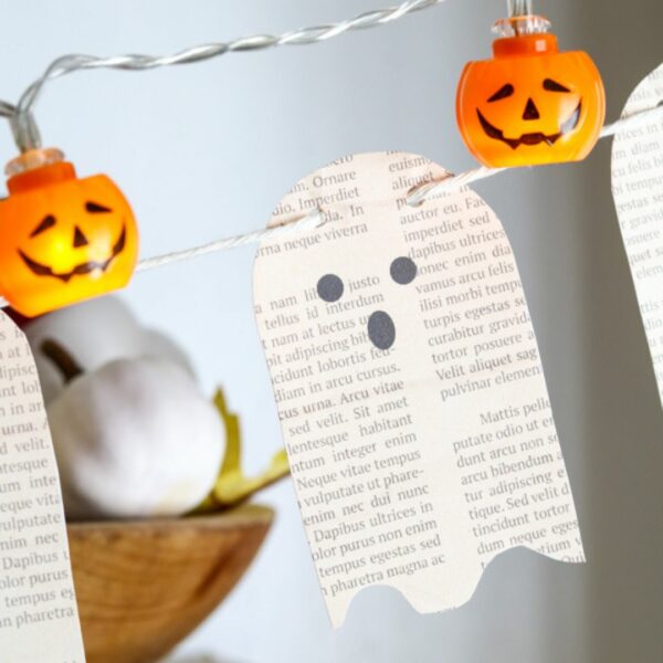 HALLOWEEN GARLAND DIYS