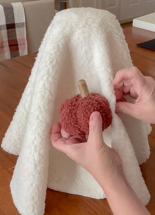 Attaching sherpa mini pumpkins to the sherpa ghost