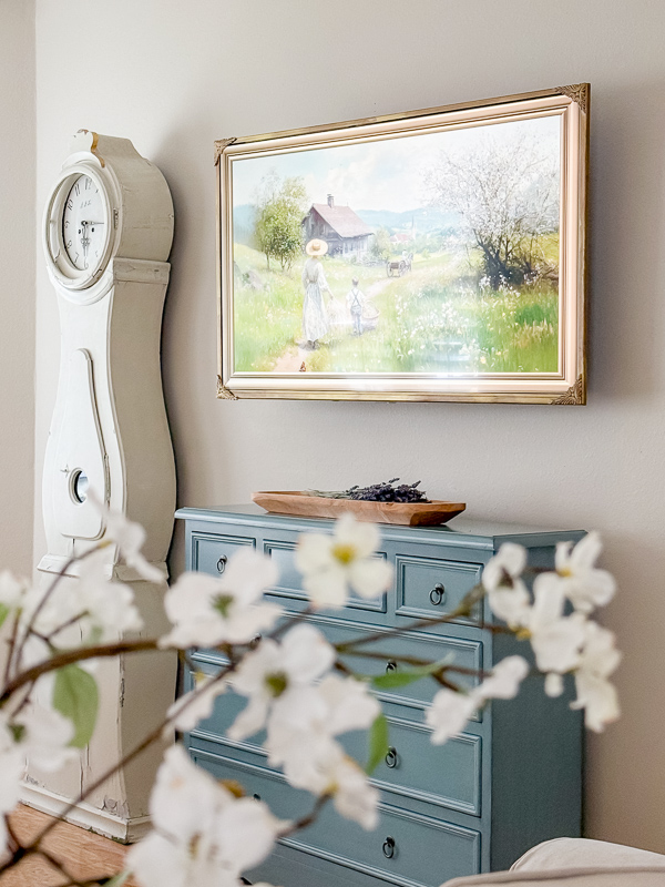 Painted tv trim to make it look like a frame