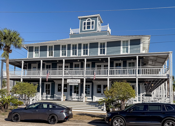 The Gibson Inn exterior paint colors and architecture idea for new build.