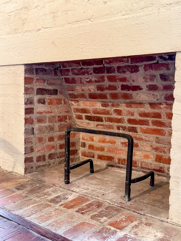 Fireplace box opening that starts ground level. This is a great idea for a new build.